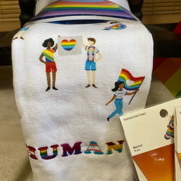 PRIDE 🏳️‍🌈 I’ve added more items!  bundle banners, flags, hand towel, visors - Picture 3 of 14